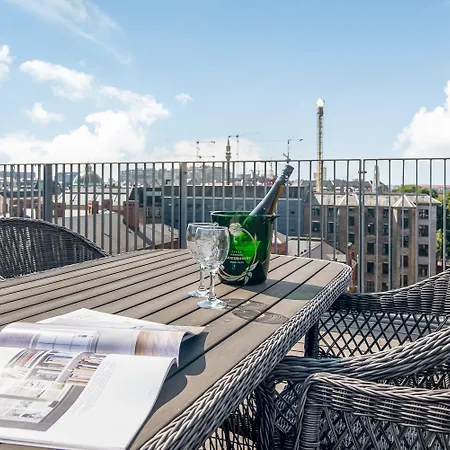 Apartament Square