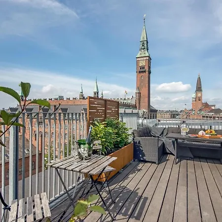 City Square Apartment *
